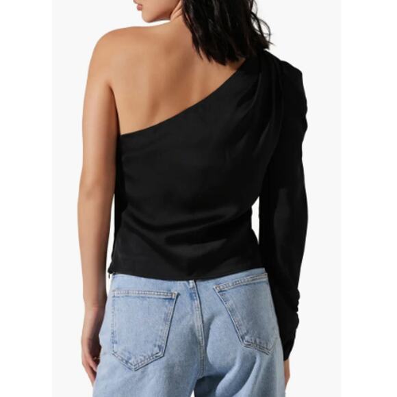 NEW ASTR THE LABEL Asymmetrical Puff Sleeve One Shoulder Satin Top Size S - Picture 2 of 8